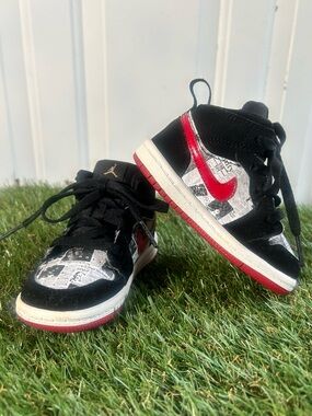 Nike Air Jordan, Mid Newspaper Air Times Print Black Red Sneakers,kid Size 6c